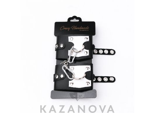 Наручи Crazy Handmade из натуральной кожи с белой вставкой и сцепкой чёрные